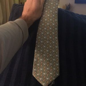 Green Vineyard Vines raining cats and Dogs Tie